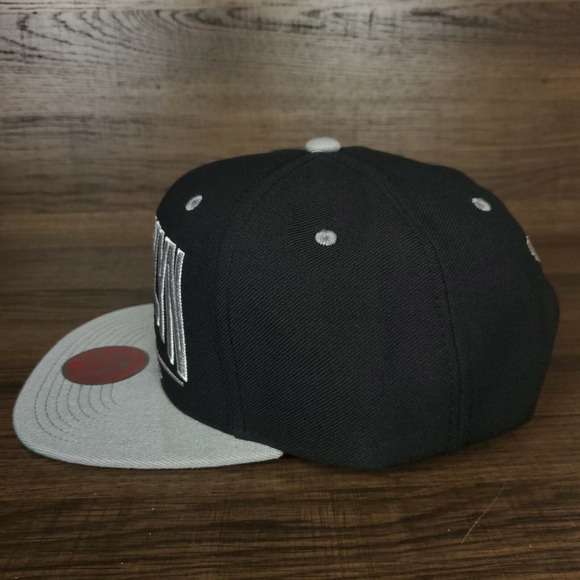 Brooklyn Nets Mitchell & Ness NBA Snapback Hat Cap Embroidery Art Black Gray NWT - Picture 6 of 8